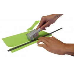 Example of using double blade knife with guide rule Example of using double blade knife with guide rule